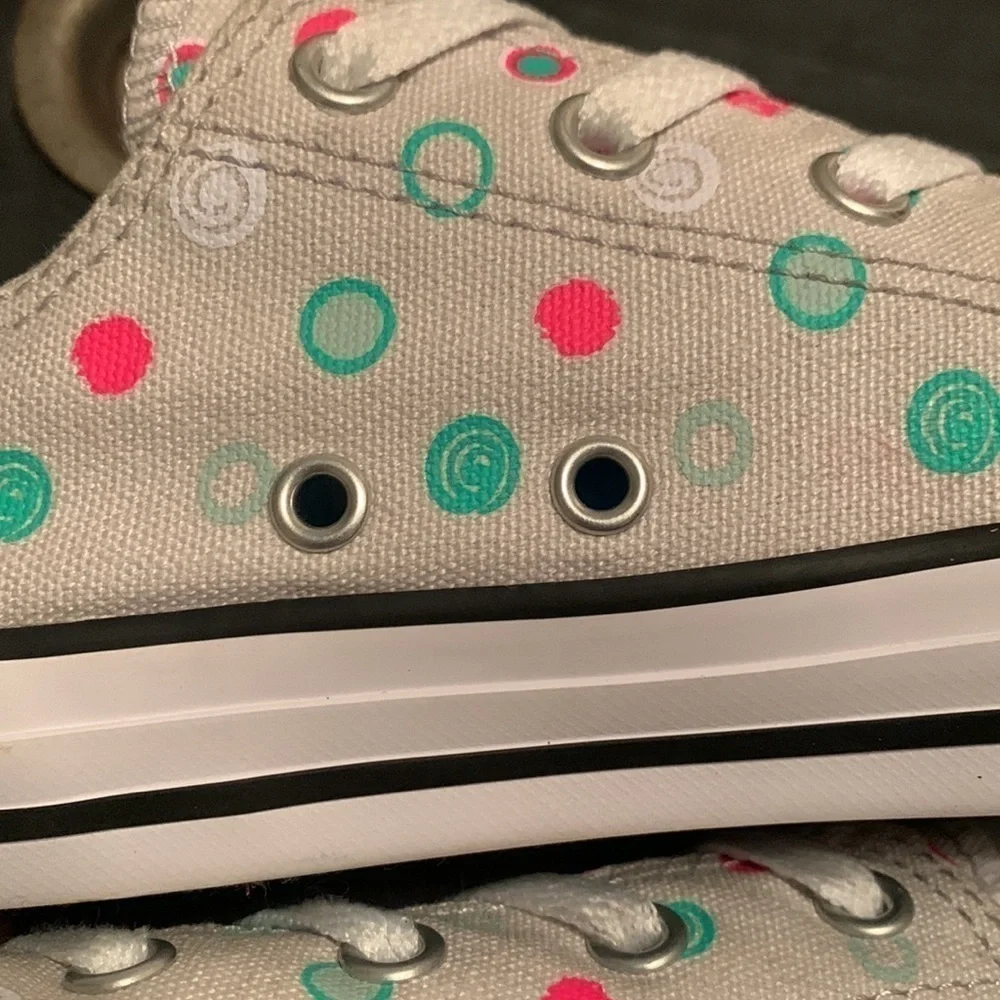 Girls CONVERSE Chuck Taylor ALL STAR Circle Print OX Sneakers
